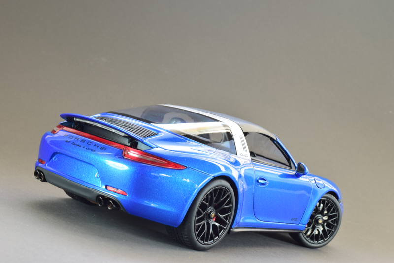 Illustration for article titled Teutonic Tuesday Targa: Schuco Porsche 911 Targa 4 GTS